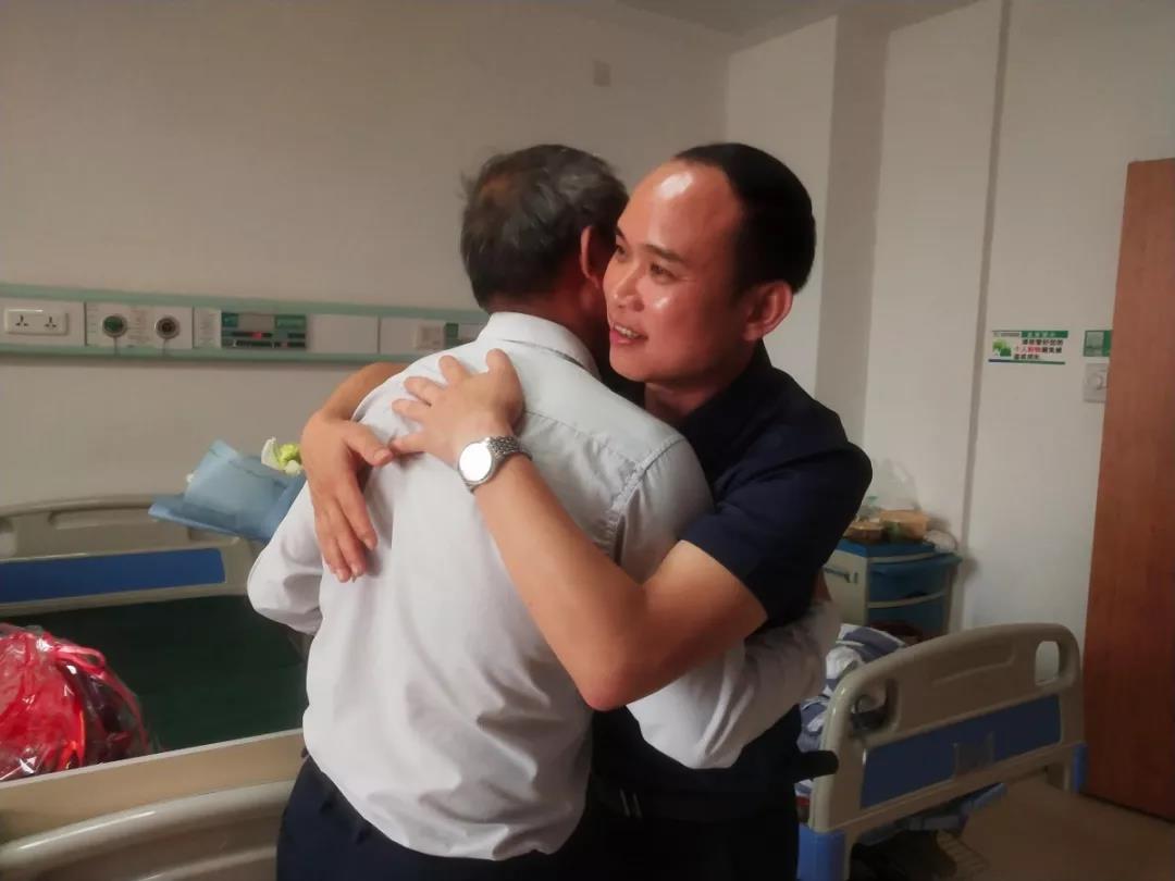 真情關(guān)懷，慰問員工丨老羅，愿您早日康復(fù)！